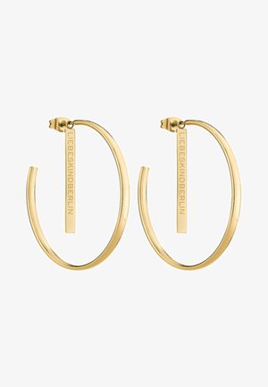 Boucles d'oreilles en or en forme de cerceau avec un design circulaire lisse. Comprend une étiquette rectangulaire suspendue inscrite "LIEBESKIND BERLIN."