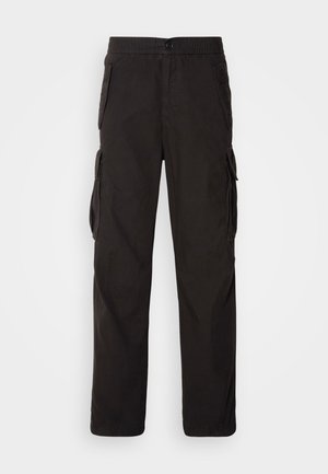 Czarne spodnie cargo o prostym kroju, elastycznym pasku w talii, wielu bocznych kieszeniach oraz teksturowanej tkaninie dla większej trwałości.