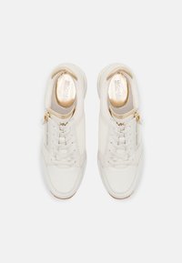 MICHAEL Michael Kors DARBY WEDGE TRAINER - Trainers - cream
