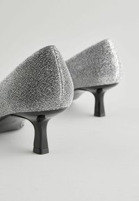Next FOREVER COMFORT KITTEN - REGULAR FIT - Avokkaat - silver