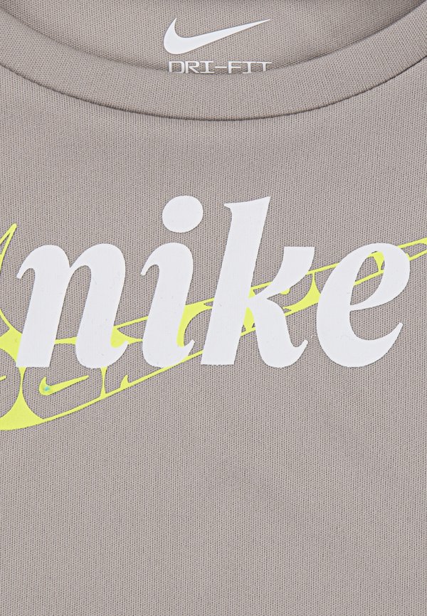 ESSENTIALS TEMPO SET - Print T-shirt - light lemon twist2