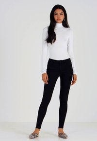 Noisy May NMLUCY UTILITY PANTS - Auduma bikses - black