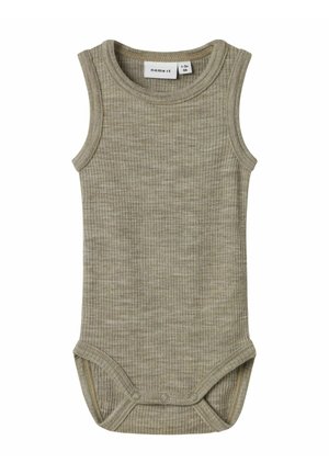 Khaki groene geribbelde katoenen mouwloze bodysuit met drukknoopsluitingen onderaan, ronde hals en een stevige textuur.
