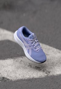 Επιλέχθηκε, bluebell/apricot crush