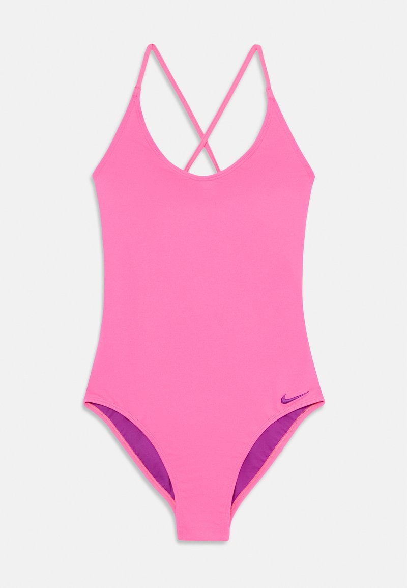 Roze jednodijelni kupaći kostim s križnim trakama, glatke teksture i kontrastnim ljubičastim obodom. Ima mali Nike logo u donjem kutu.