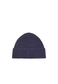 Caciula tricotată în navy închis, având o textură ribbed și un tiv pliat. Fabricată din material moale și călduros, potrivit pentru vreme rece.