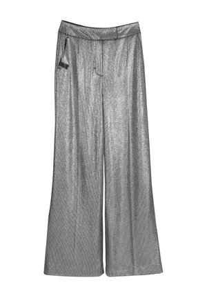 Spodnie o szerokich nogawkach z błyszczącej srebrnej tkaniny z subtelną fakturą, wyposażone w pasek w talii i przednie zakładki dla lepszej struktury.