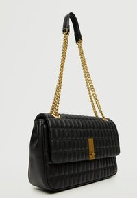 Mango Skuldertasker - black