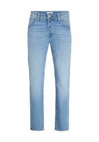 Hellblaue Jeans mit geradem Bein, Fronttaschen, Gürtelschlaufen, Knopf- und Reißverschluss, vor weißem Hintergrund dargestellt.