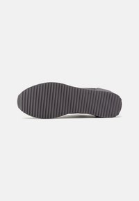 EA7 Emporio Armani LACES UNISEX - Tenisky - volcanic glass/silver
