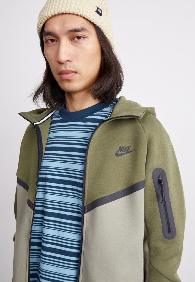 Nike Sportswear TECH FLEECE Felpa con zip medium olive/light
