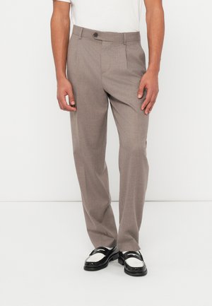 SLH220 LOOSE PLEAT PANT - Παντελόνι - incense