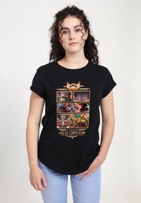 Henry Tiger MAGIC THE GATHERING NEWCAPENNA COLLAGE - T-shirt z nadrukiem