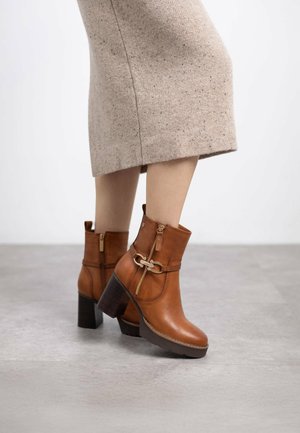 Botines de tacón - camel