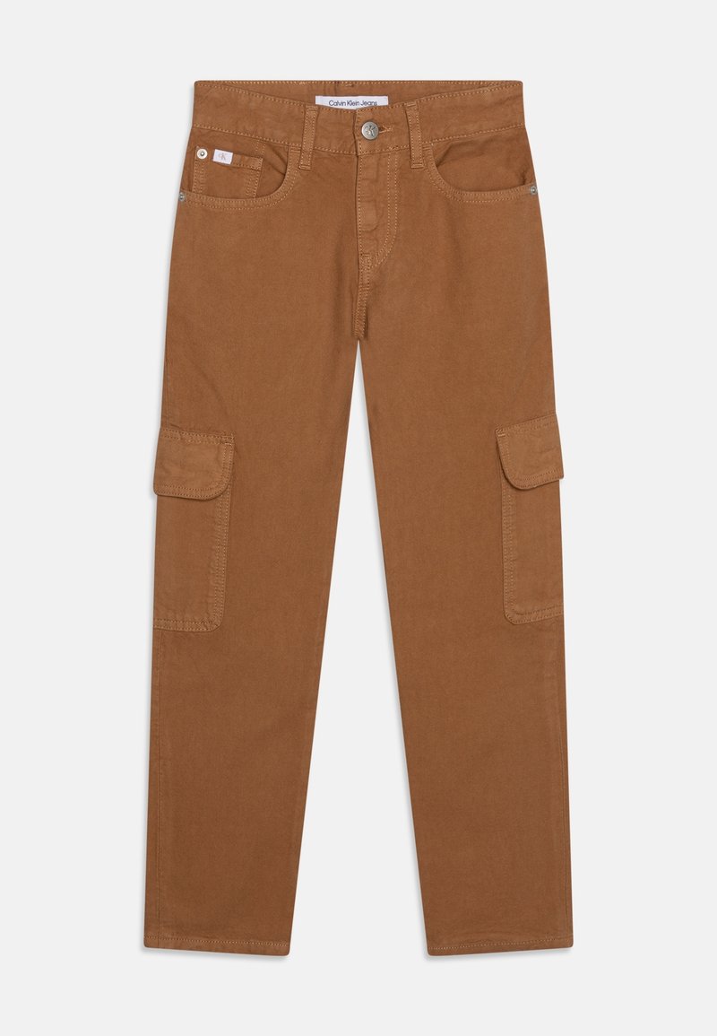 Pantalones cargo marrones con un diseño de pierna recta, dos bolsillos laterales y cierre de botón. Fabricados en un tejido de algodón duradero.