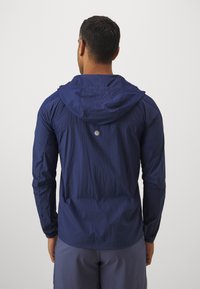 ASICS ROAD PACKABLE JACKET - Veste coupe-vent - blue expanse
