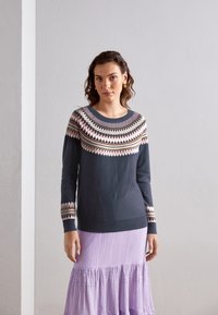 Banned Ruby Meriraita Neule Navy