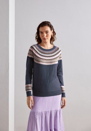 Erin Ls V Neck Pullover Cyclamen