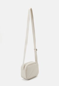 Calvin Klein Jeans QUILTED CAMERABAG - Borsa a tracolla - eggshell