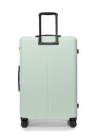 Valigia rigida verde menta con righe verticali, manico retrattile nero e quattro ruote girevoli nere. Design semplice e funzionale.
