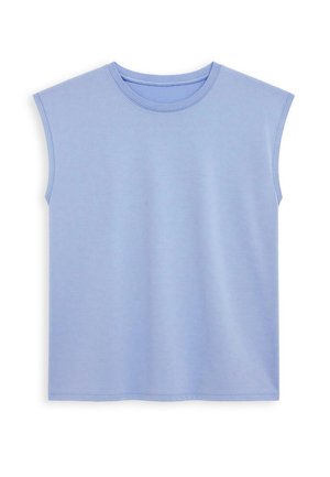 Světle modré tílko bez rukávů vyrobené z měkké bavlny. Má kulatý výstřih a hladkou texturu, s prošitým lemem.