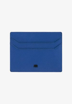 Blåt tekstureret læder-kortholder med to skrå kortlommer og lille sort præget "RR"-logo i bunden midtfor.