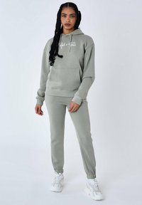 Project X Paris JOGGING SIGNATURE - Pantalones deportivos - olive