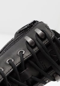 ECCO Botines con cordones - black