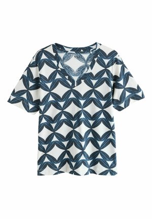 Lyhythihainen V-kaula-aukkoinen t-paita, valmistettu puuvillasta, jossa on tummansinivalkoinen geometrinen kuvio päällekkäisistä muodoista.