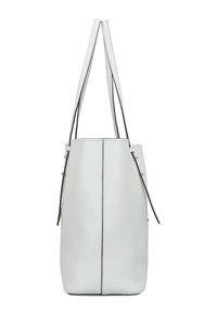Wit leren totebag met een gladde textuur, verticale naden en zwarte leren accenten. Bevat twee lange draagriemen en gouden hardware.