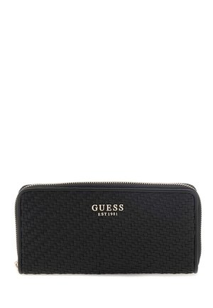 Portafoglio intrecciato nero con superficie texturizzata, dotato di cerniera argentata e logo con la scritta "GUESS EST1981". Forma rettangolare con design piatto.