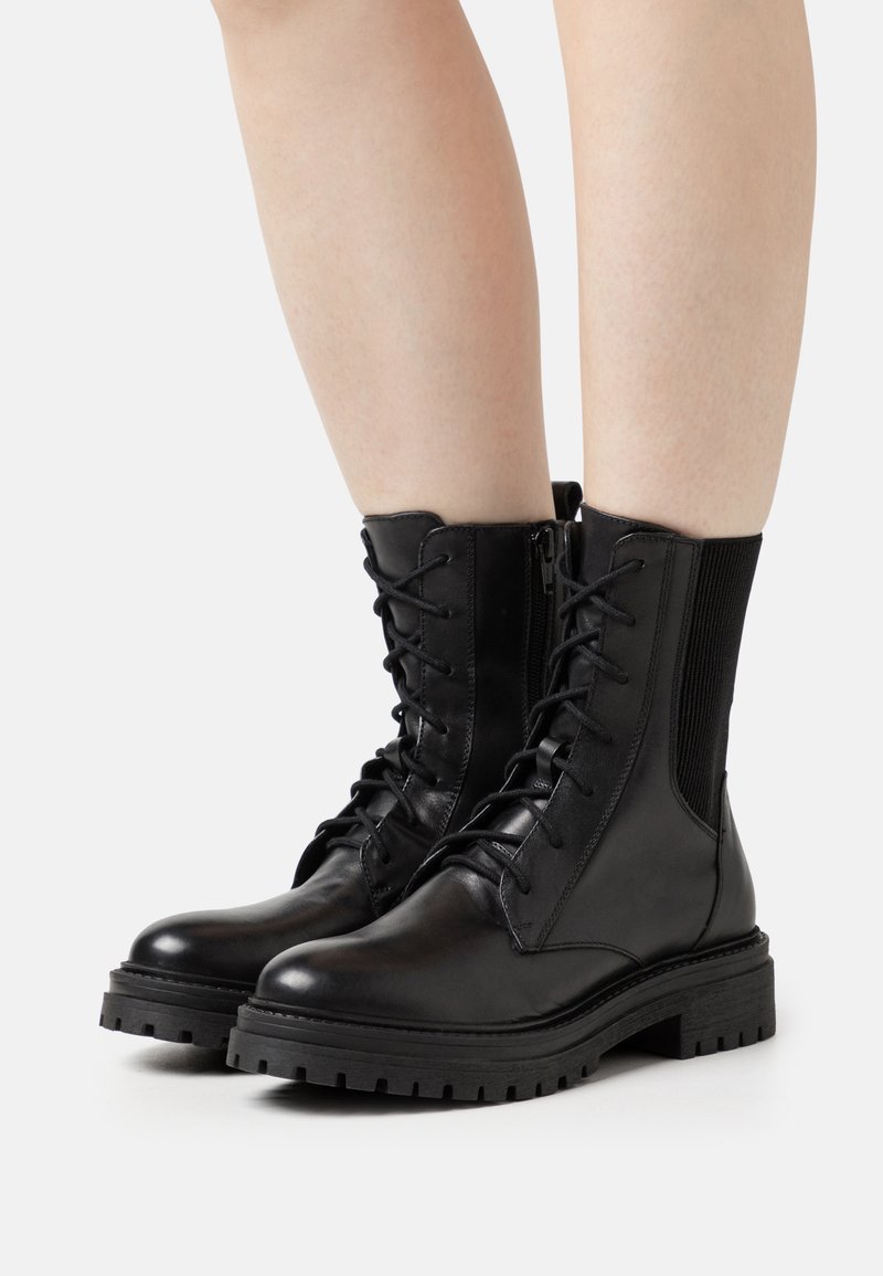 Geox IRIDEA - Stivaletti con plateau - black