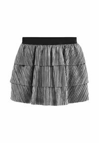 Jupe mini plissée noire avec une taille côtelée, présentant des niveaux superposés qui créent de la texture et du mouvement dans une finition chatoyante.