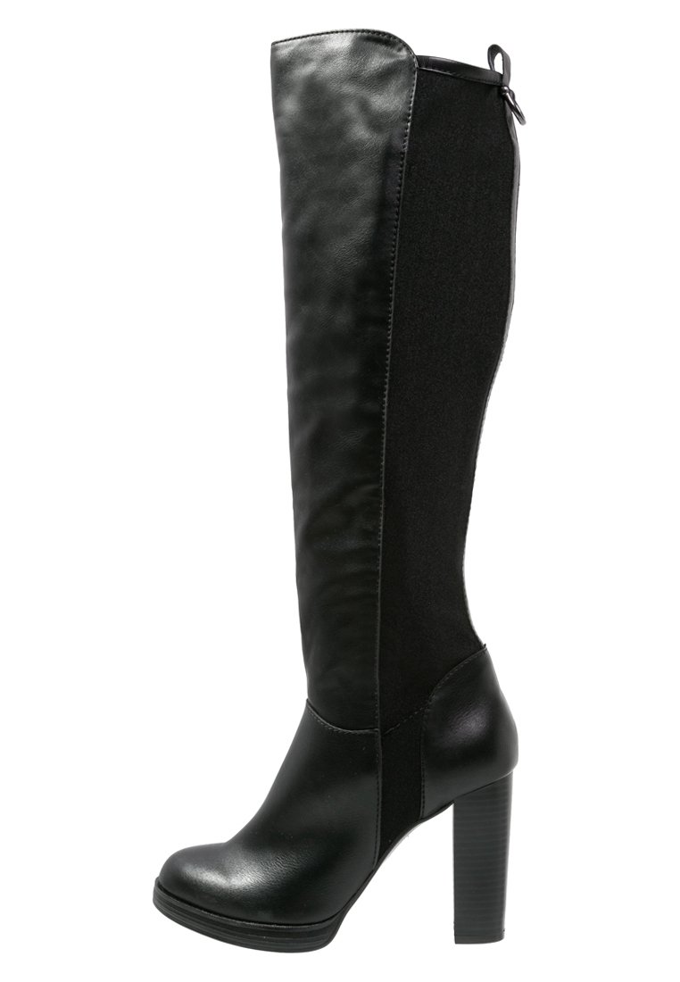 Stivale nero da donna alto fino al ginocchio con tacco a blocco alto, punta arrotondata e linguetta sul retro, che unisce materiali in pelle e suede.