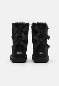 UGG BAILEY BOW  - Csizmák - black
