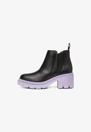 Marc O'Polo CHUNKY - Ankle boots - black blooming lilac