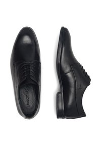 Juodi odiniai bateliai su lygiu paviršiumi, klasikinio raištelių užsegimo dizainu, apvaliu pirštu, subtiliomis siuvinėjimo detalėmis ir žemo profilio guminiu padu.