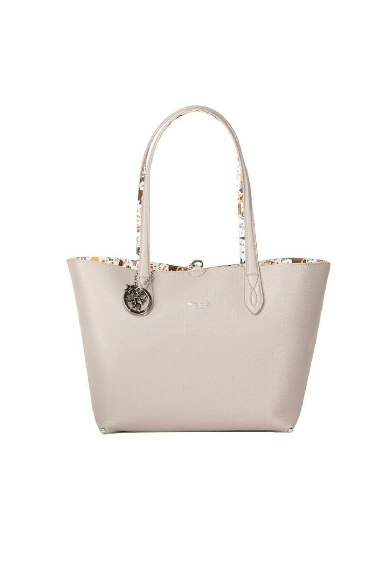 Bolso tote de color gris claro con textura suave, patrón floral en el interior, asas largas y detalle de charm plateado. Diseño de abertura superior.