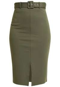 Olivgrüner Bleistiftrock aus dehnbarem Stoff, mit einem Gürtel in der Taille, einem Schlitz vorne und metallischen Akzenten am Gürtel.