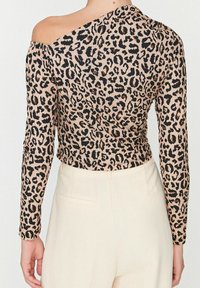 Trendyol Långärmad tröja - brown