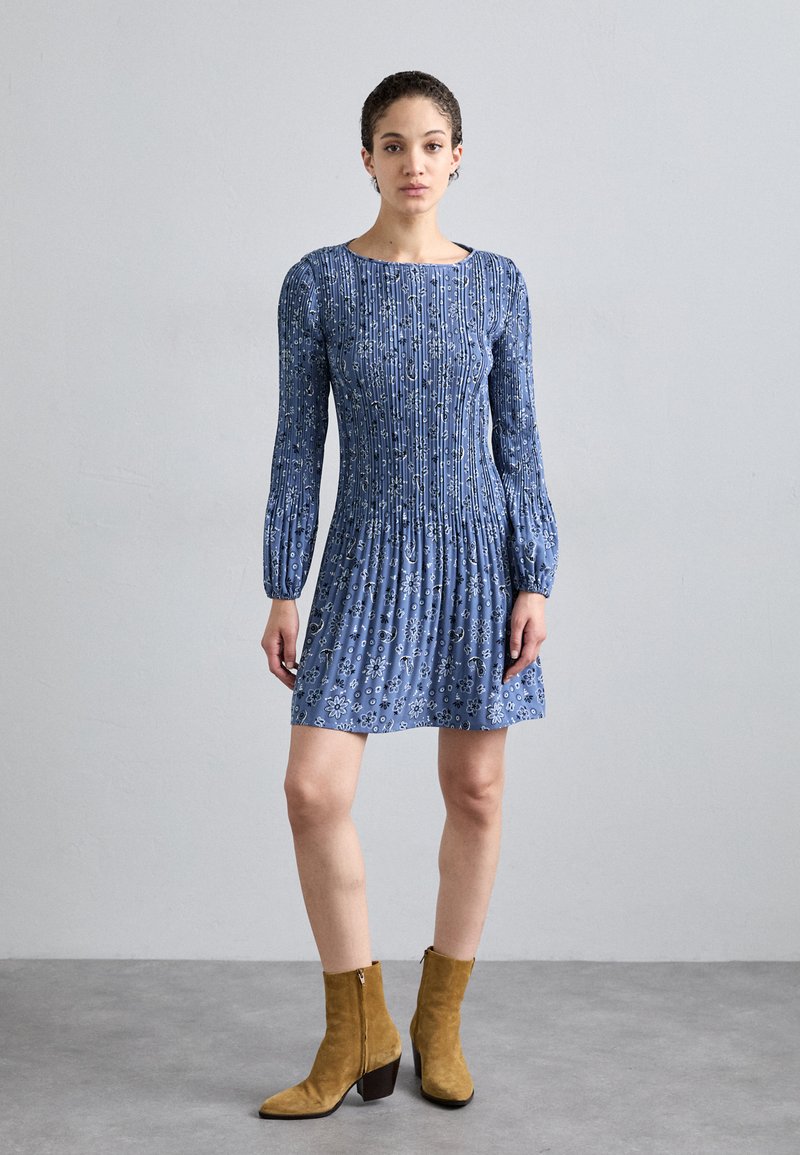 Maje ROCKINANA - Day dress - imprim bandana bleu/blue - Zalando Maje ROCKINANA - Day dress - imprim bandana bleu/blue - Zalando