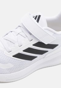 adidas Performance RUNFALCON 5 EL C - Zapatillas running asfalto - footwear white/core black