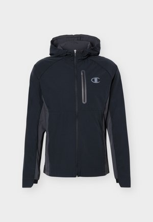 Giacca nera con cappuccio, cerniera frontale completa, tasca sul petto con cerniera e piccolo logo sul petto sinistro.