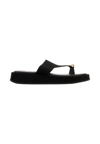 Tongs plateforme noires avec large bride en tissu et petit détail de perle dorée sur la lanière entre les orteils, vues de côté sur fond blanc.