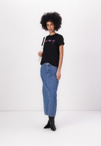 Thumbnail Image 2