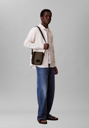 Calvin Klein, UNISEX, oliwkowy