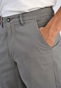 Lindbergh Trousers - dk deep grey