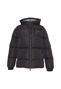 Giubbotto piumino nero con zip frontale, cappuccio regolabile, polsini elasticizzati e tasca sul petto con toppe logo. Texture liscia e trapuntata.