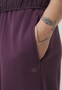 Champion EMOTIONAL DANCE WIDE LEG PANTS - Treniņtērpa apakšdaļas - purple