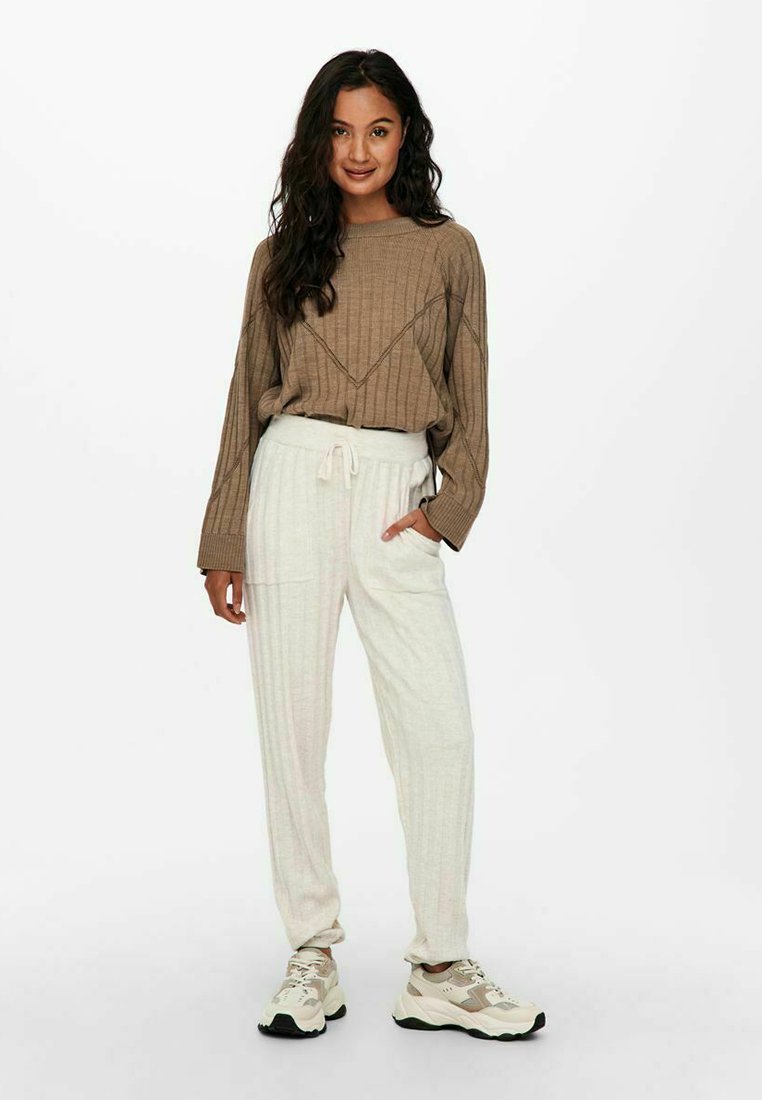 ONLY LOOSE FIT - Pantaloni sportivi - pumice stone/pietra - Zalando.it